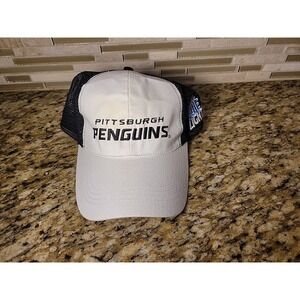 Pittsburgh Penguins Hat NHL Hockey Cap Mesh Labatt Adjustable Black & White